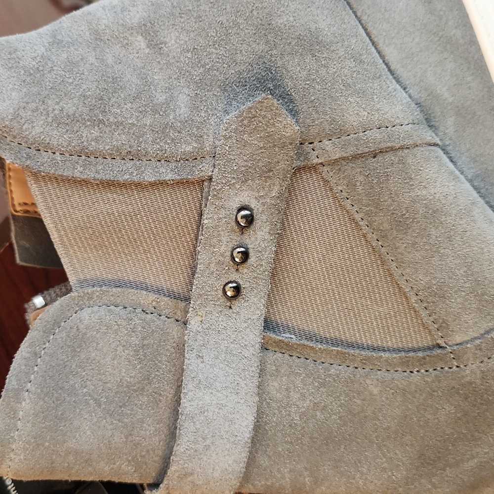 Linea Paolo, Woman's Gray suede wedge Sneaker Bootie, rarely worn, Size 10 - Picture 10 of 10